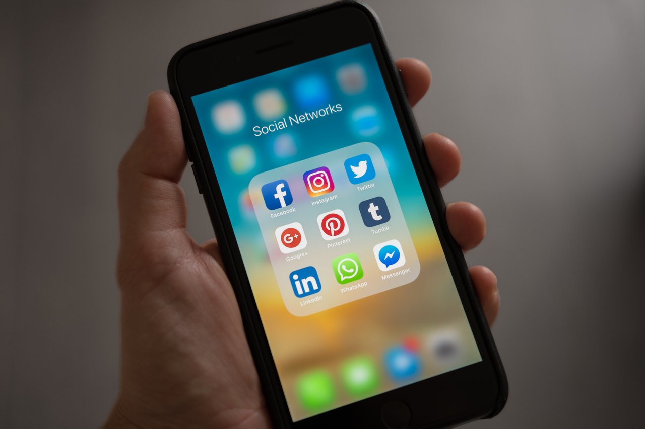 As Redes Sociais e as Empresas de Tecnologia – Segurança, Telecom, Redes, Internet e Varejo.